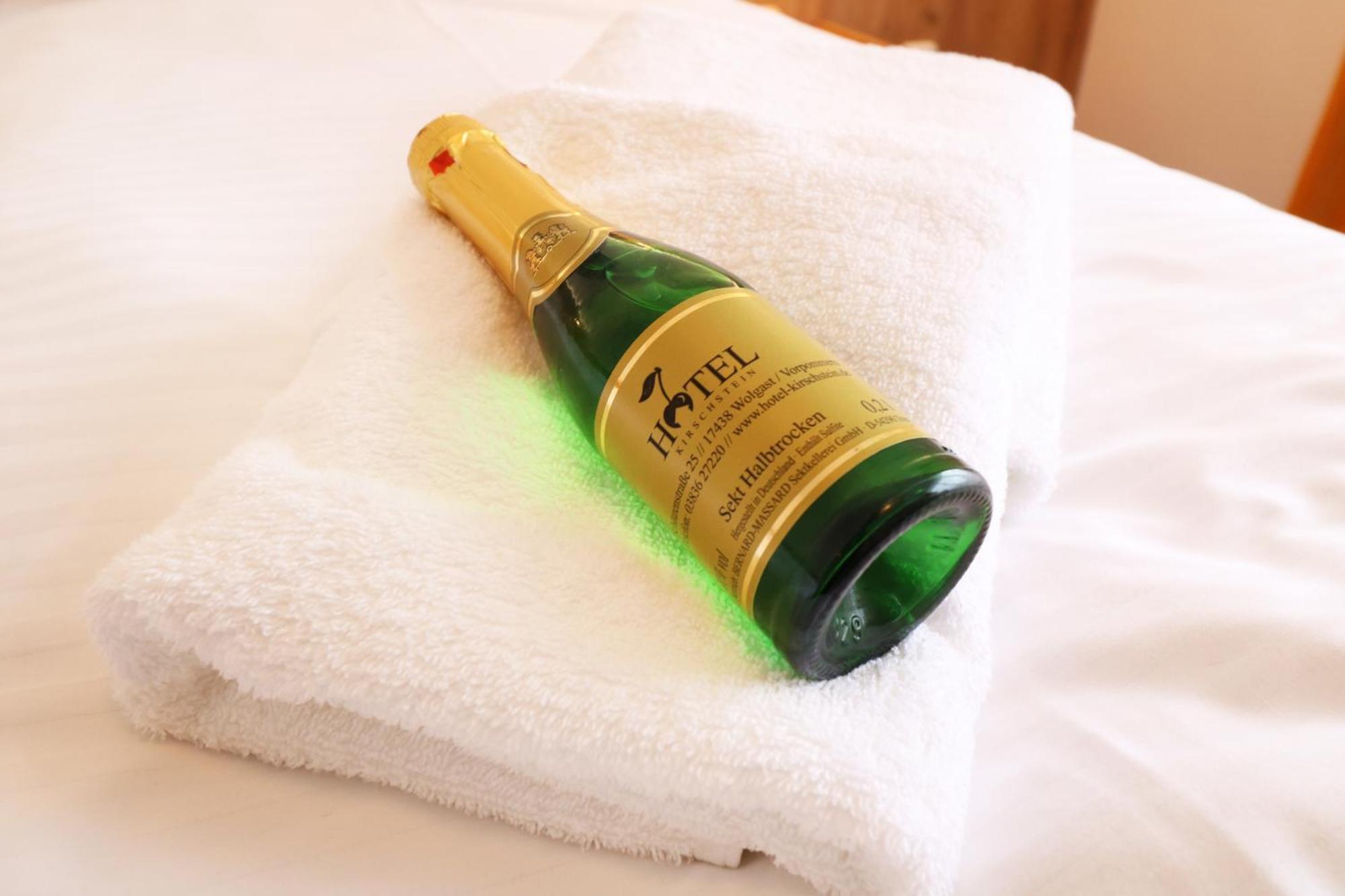 Hotel Pension Kirschstein Wolgast Bagian luar foto